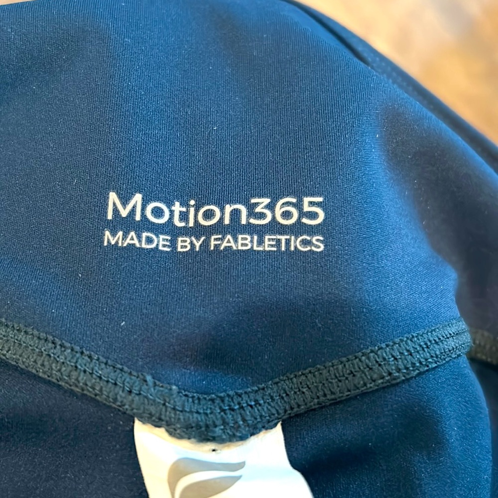 Fabletics Motion 360 Leggings - Picture 2 of 2